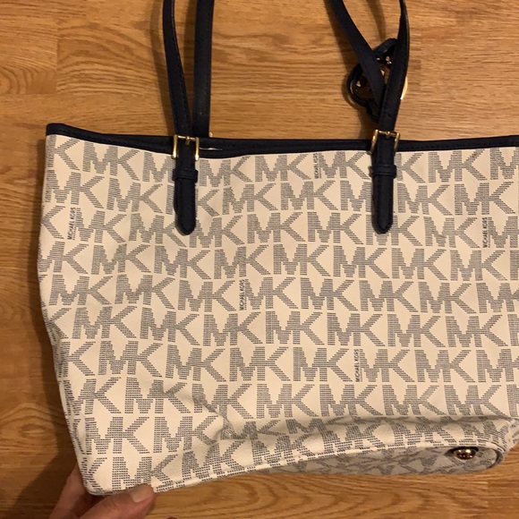 Michael Kors shoulder bag - Picture 2 of 16